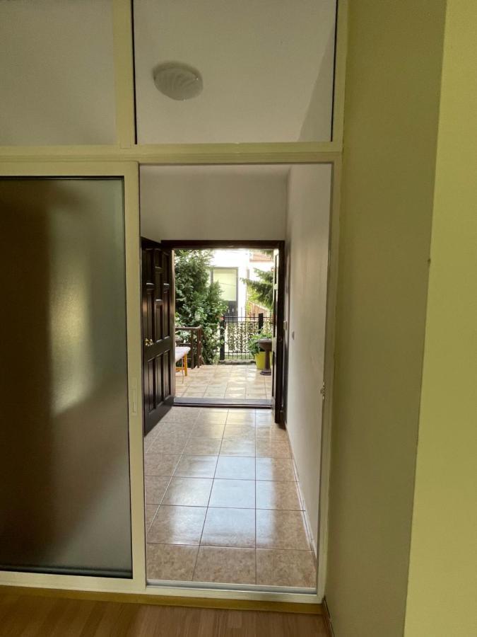 Huge Apartment With A Garden In The City Center Приштина Экстерьер фото