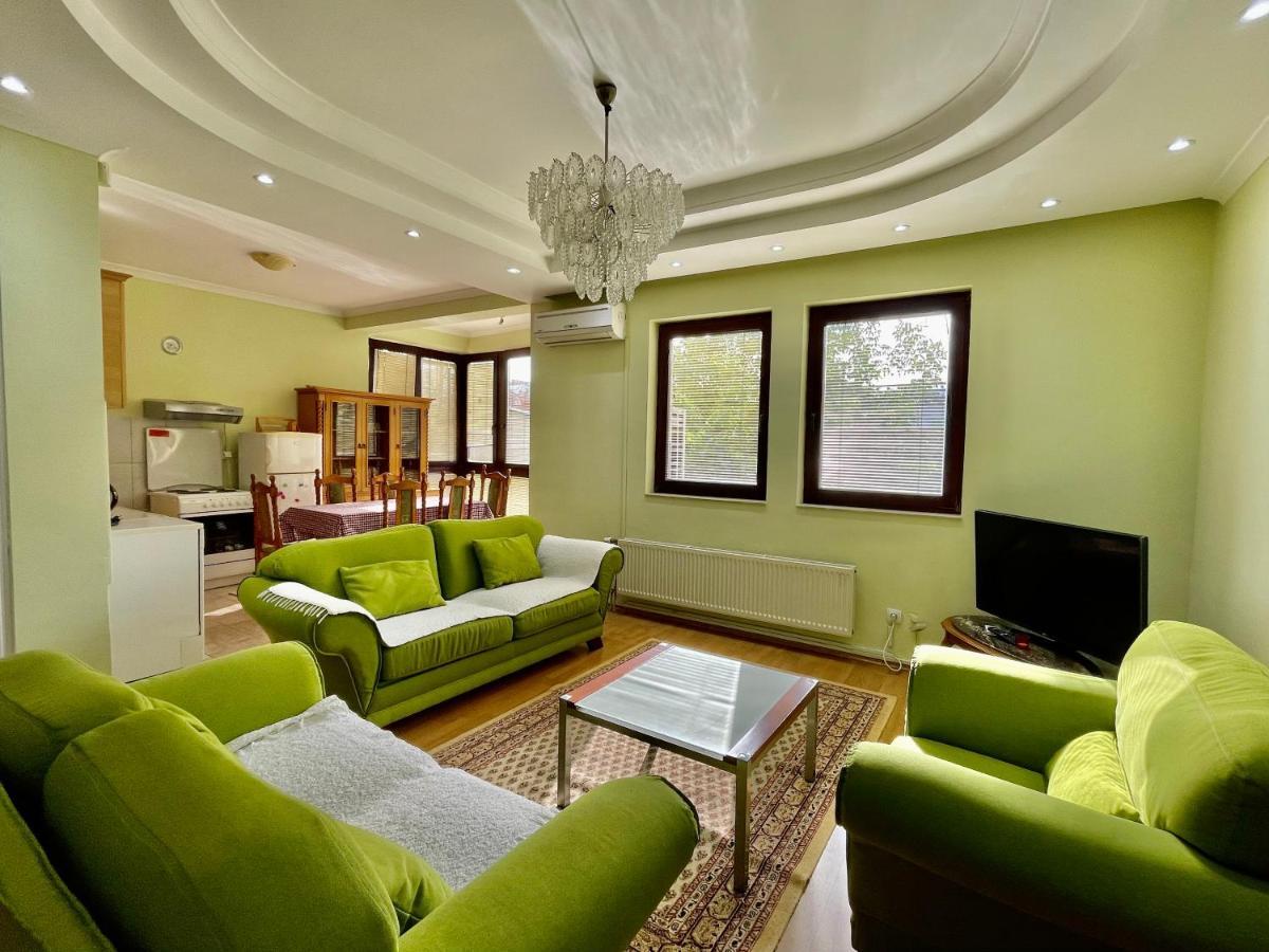 Huge Apartment With A Garden In The City Center Приштина Экстерьер фото