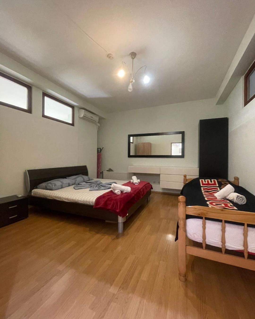 Huge Apartment With A Garden In The City Center Приштина Экстерьер фото