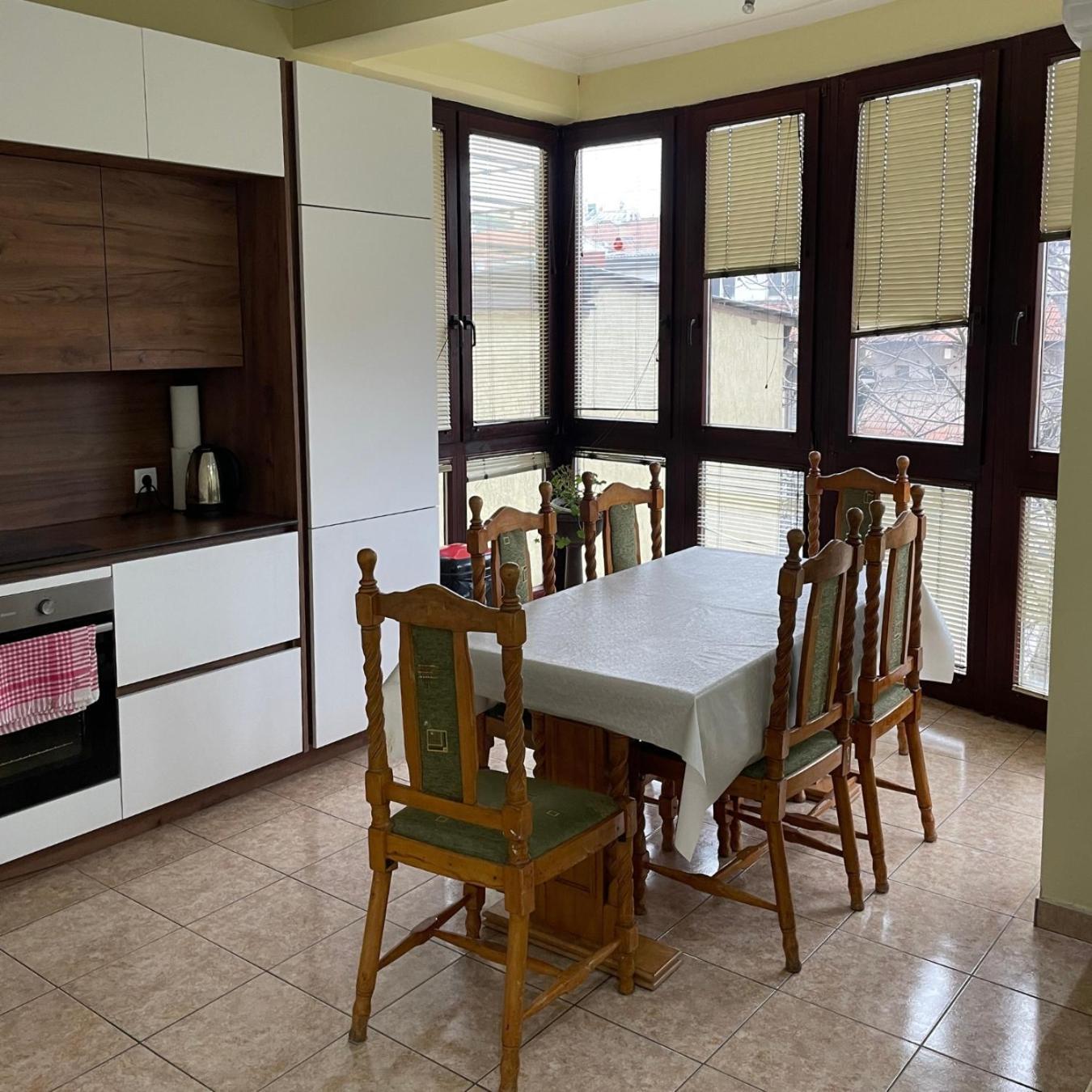 Huge Apartment With A Garden In The City Center Приштина Экстерьер фото